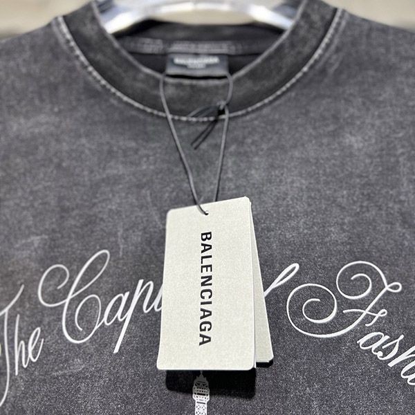 定番 バレンシアガ THE CAPITAL OF FASHION Tシャツ コピー オーバーサイズ bas52320